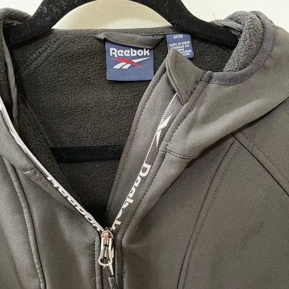 Reebok fitted black  running jacket size medium with hood. - Picture 2 of 5